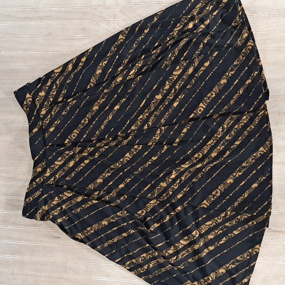 LuLaRoe Modest Elastic Waist Pockets A-Line Fit & Flare Skater Skirt (Fits S/M) - Picture 7 of 9